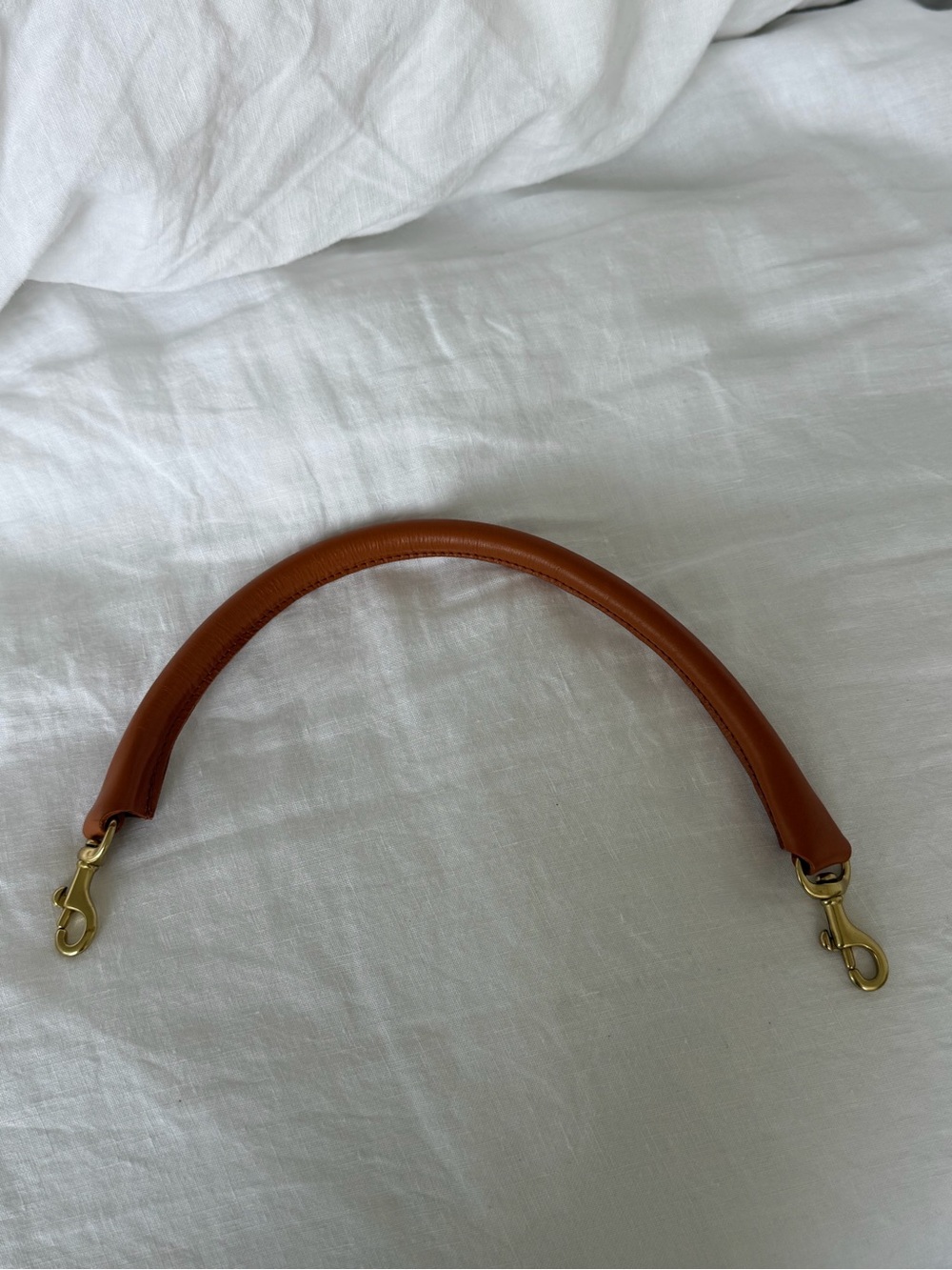 CLARE V Leather Bag Handle Short Strap in Tan/Natural